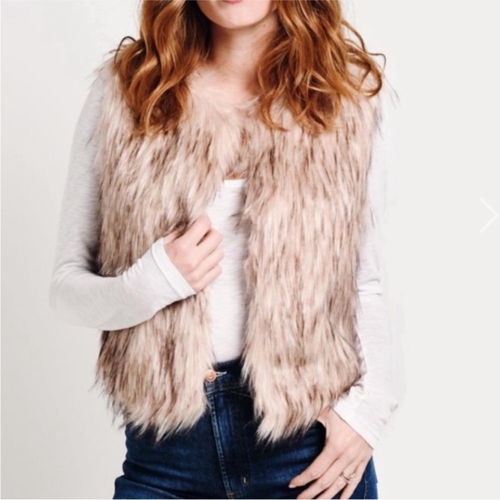 BB Dakota Cream Faux Fur Vest